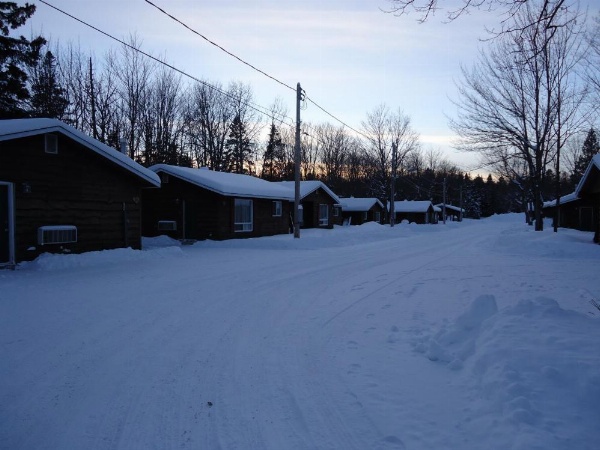 Glenview Cottages image 13