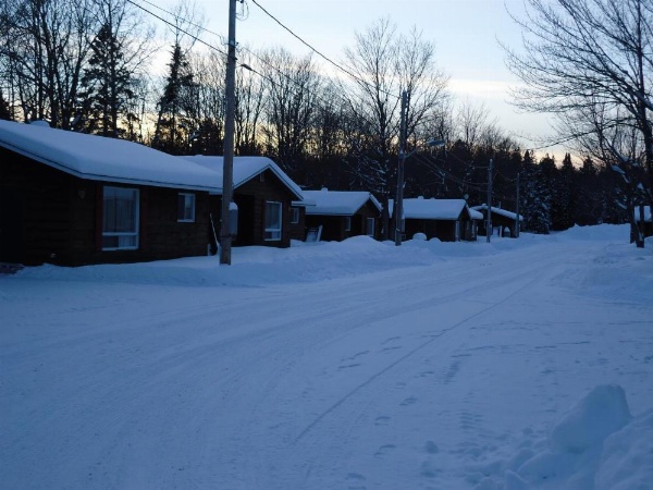 Glenview Cottages image 14