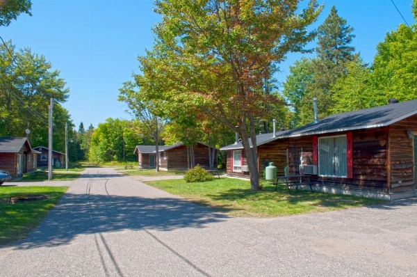 Glenview Cottages image 17